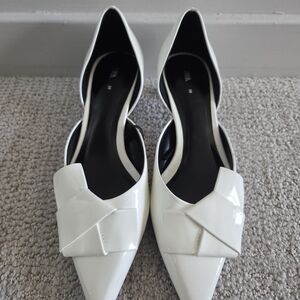 Zara White Heels with Bow Accent